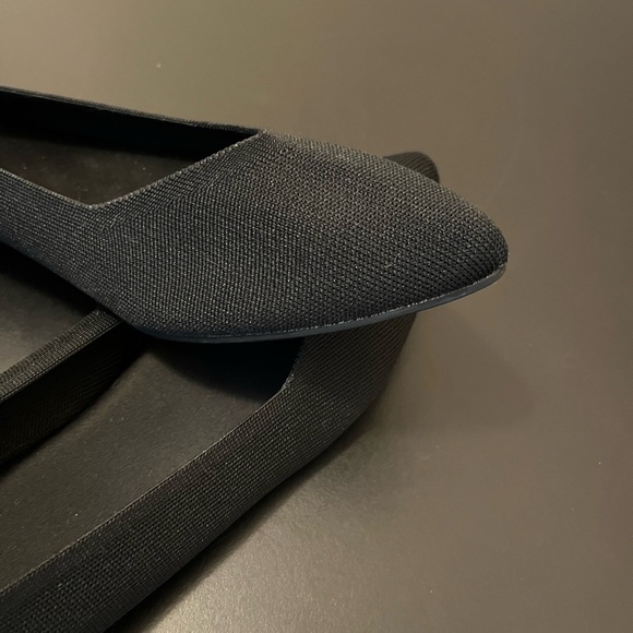 MIA Women's Black Pointed Toe Flats - Picture 3 of 4